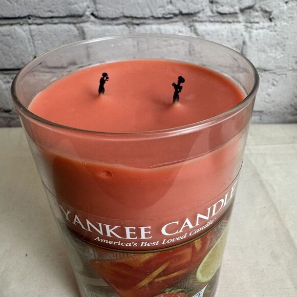 YANKEE CANDLE STRAWBERRY LEMON ICE Two-Wick 22 oz Candle TESTED WICK - Picture 2 of 4